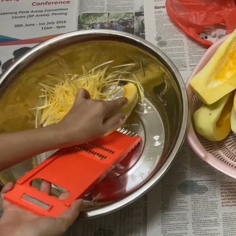 Step 1 Prepare the papaya for Simple fish sauce with snakehead fish