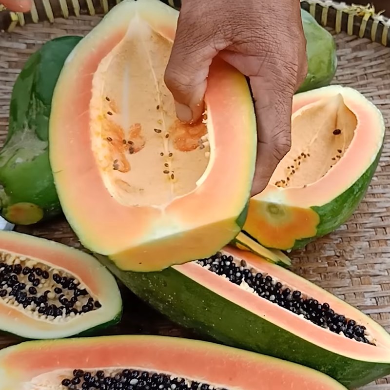 Step 1 Prepare the papaya Fish sauce with snakehead fish and green papaya mixed with rice powder