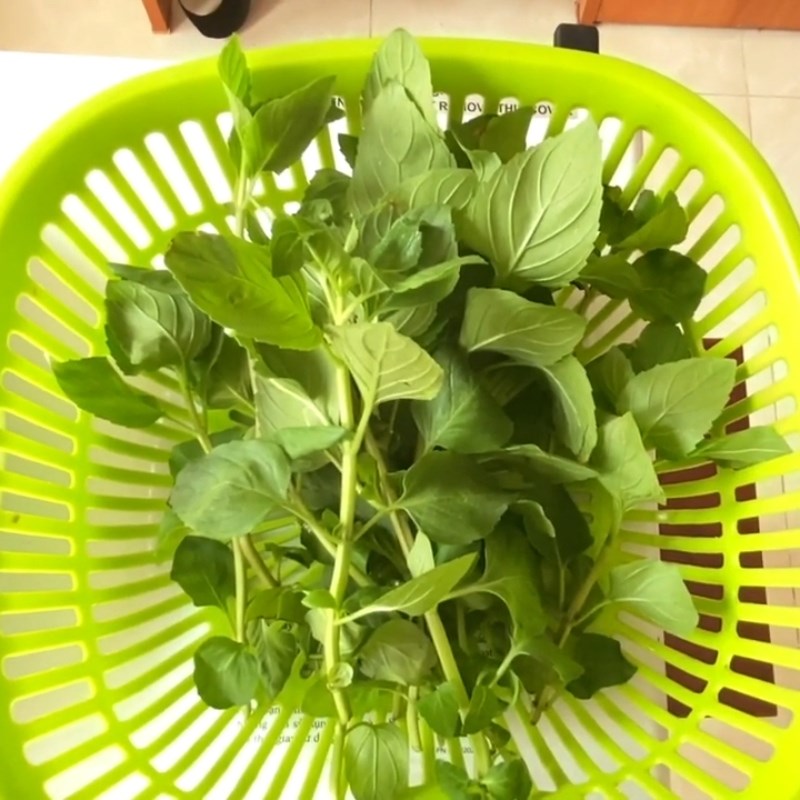 Step 1 Prepare mint leaves for mint tea