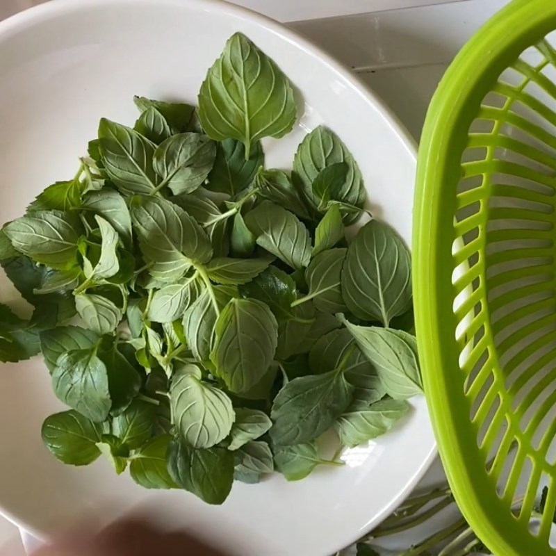 Step 1 Prepare mint leaves for mint tea