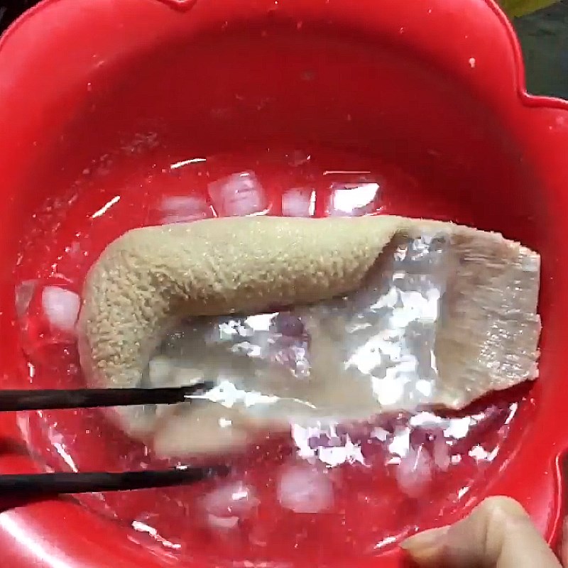 Step 2 Boil the beef tripe Beef stir-fried