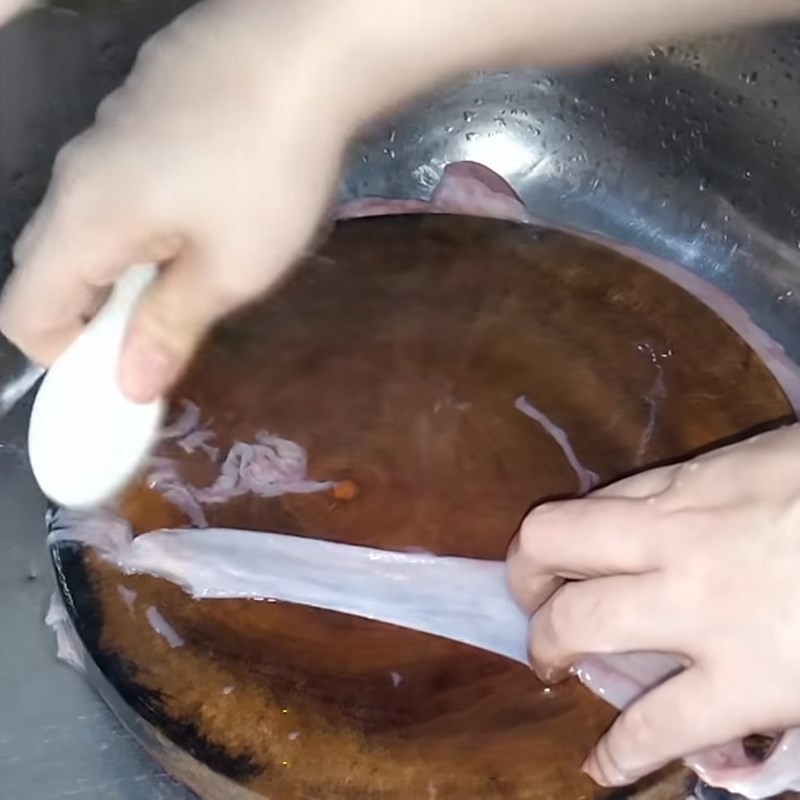 Step 1 Prepare the pork intestines for Fried Pork Intestines with Lemongrass and Chili