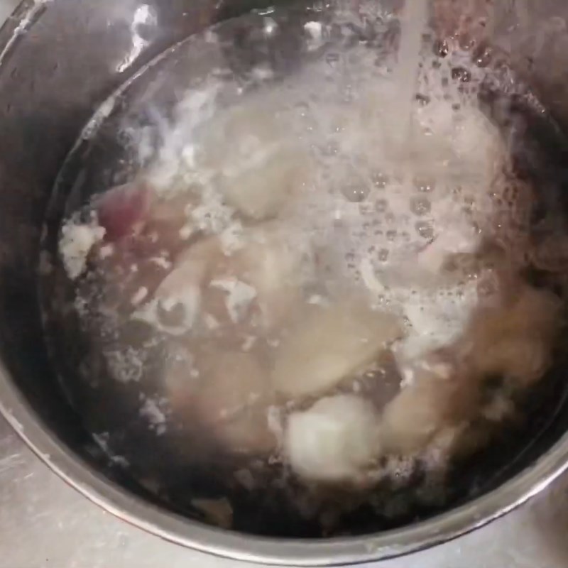 Step 1 Preparing chicken gizzards Gizzards braised with pepper