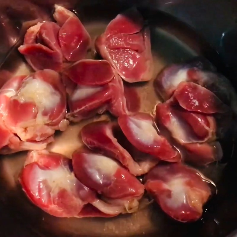 Step 1 Prepare chicken gizzards Braised Chicken Gizzards with Pepper