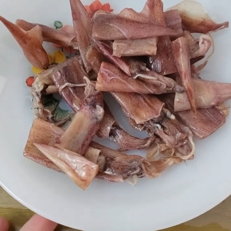 Step 1 Prepare salted squid Salted squid with sweet and salty sauce