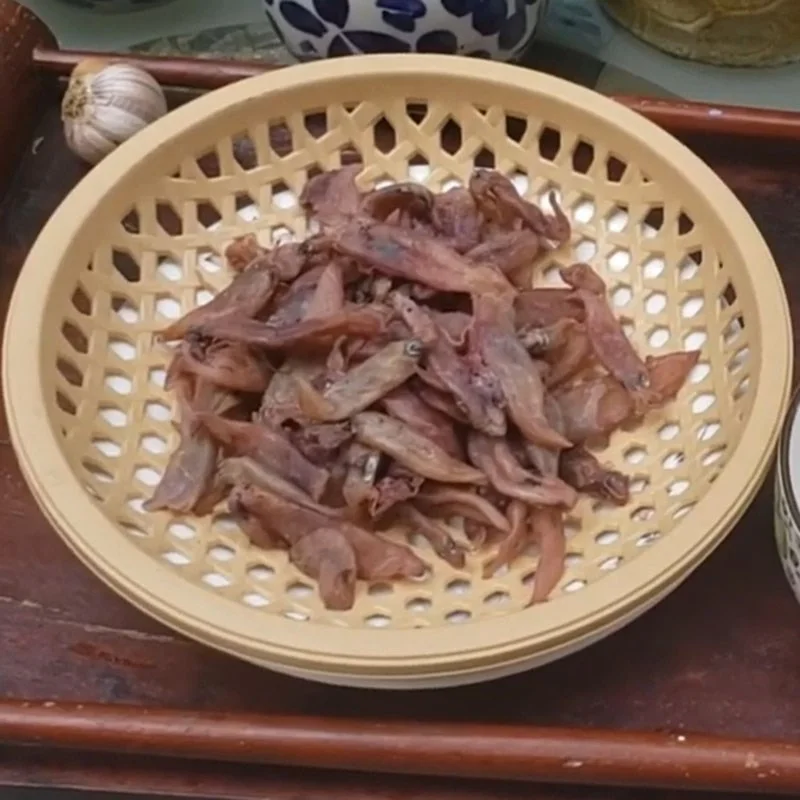 Step 1 Prepare the salted squid Salted squid with tamarind