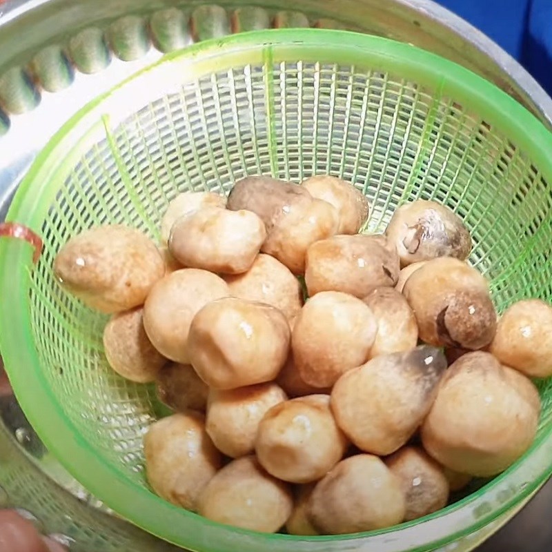 Step 1 Prepare the Straw Mushrooms Garlic Butter Straw Mushrooms