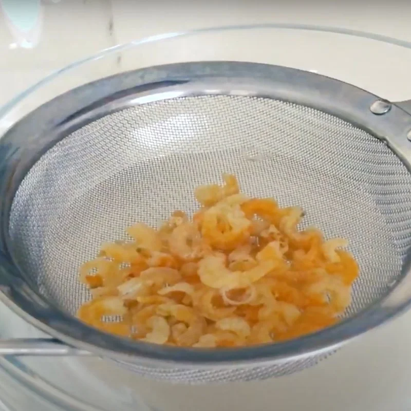 Step 1 Prepare the ingredients for Fried Rice with Dried Shrimp and Egg