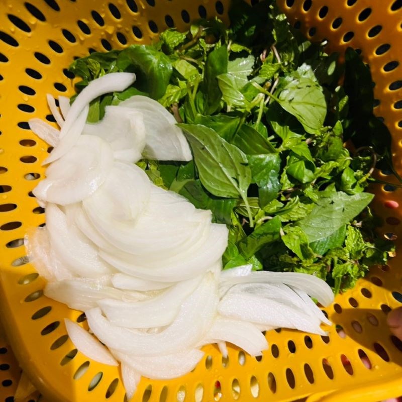 Step 1 Prepare ingredients for Duck Salad with Onions