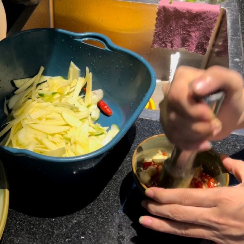 Step 1 Prepare ingredients for Duck Salad with Onions
