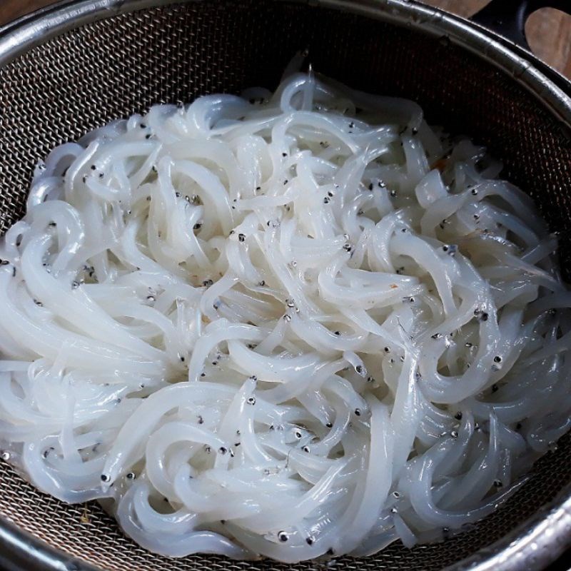 Step 1 Prepare the ingredients for fried fish with eggs