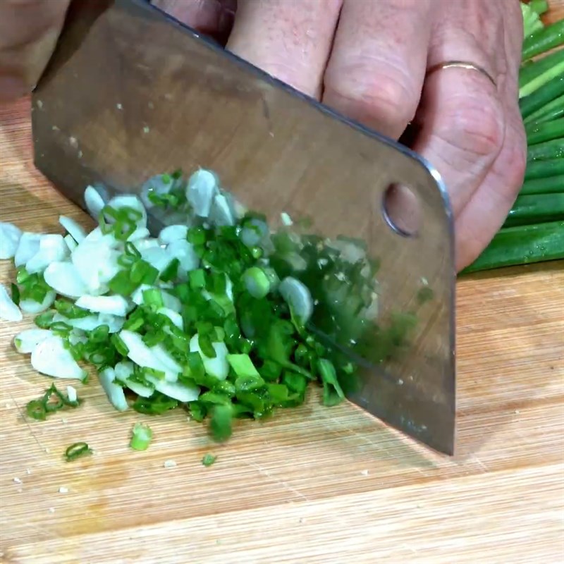 Step 1 Prepare Ingredients for Grilled Pork Leg with Mac Mat Leaves
