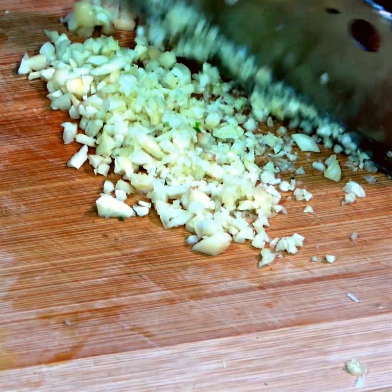 Step 1 Prepare Ingredients for Grilled Pork Leg with Mac Mat Leaves