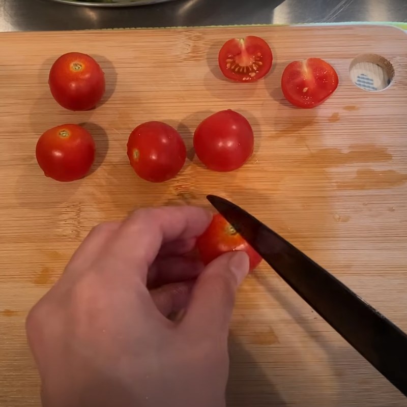 Step 1 Prepare the ingredients for Tomato Miso Soup