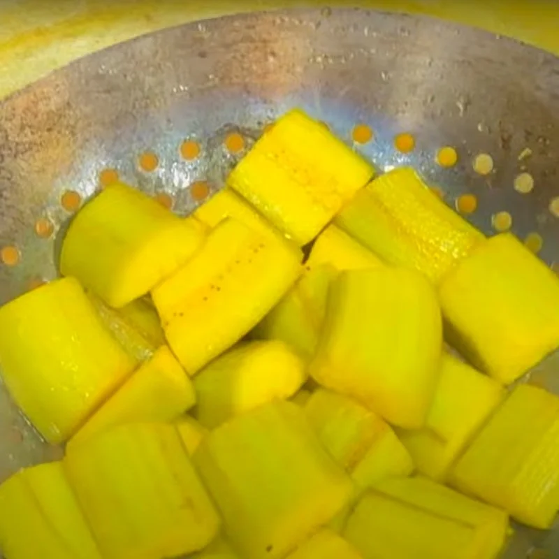 Step 1 Prepare the ingredients for Snapping Turtle with Banana and Tofu