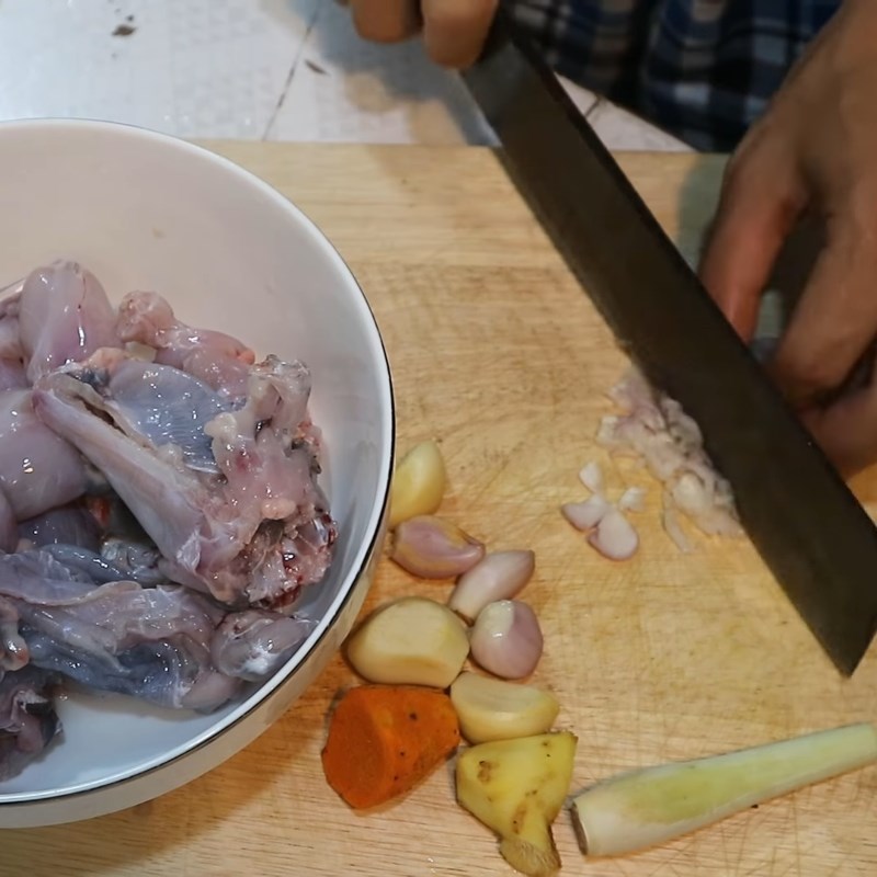 Step 1 Preparing ingredients Grilled frog with betel leaves whole