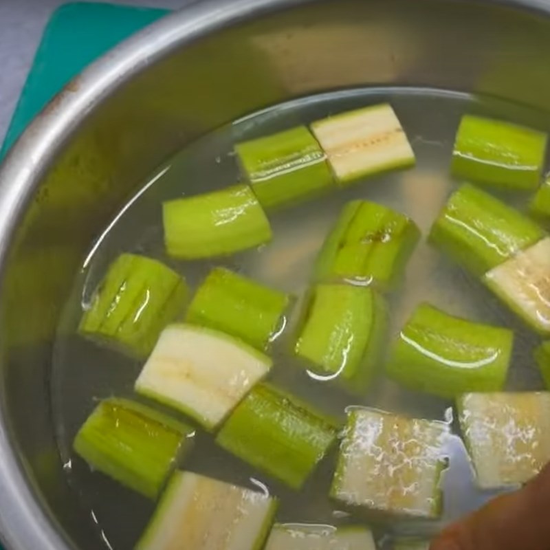 Step 1 Prepare the ingredients for Snapping Turtle with Banana and Tofu