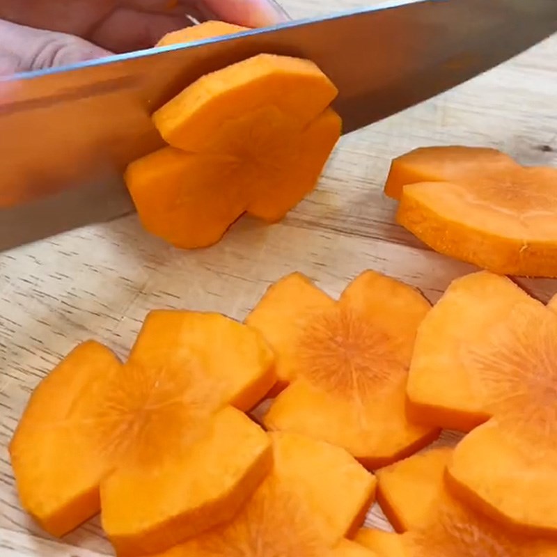Step 1 Prepare the ingredients for Vietnamese Kimchi (Recipe shared from TikTok Cooking with TasteVN)