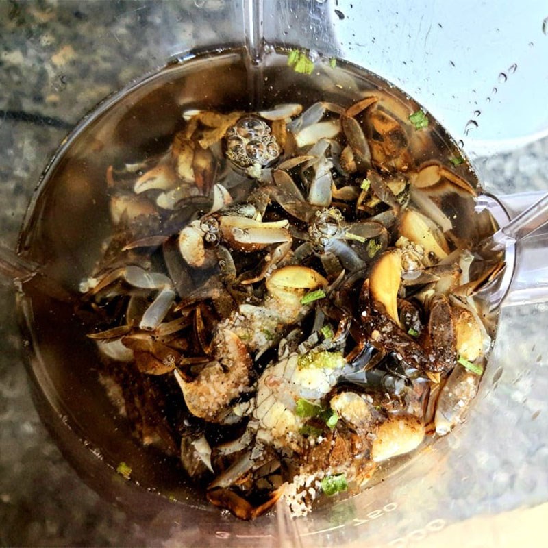Step 1 Prepare the crab Water Spinach and Taro Soup with Crab