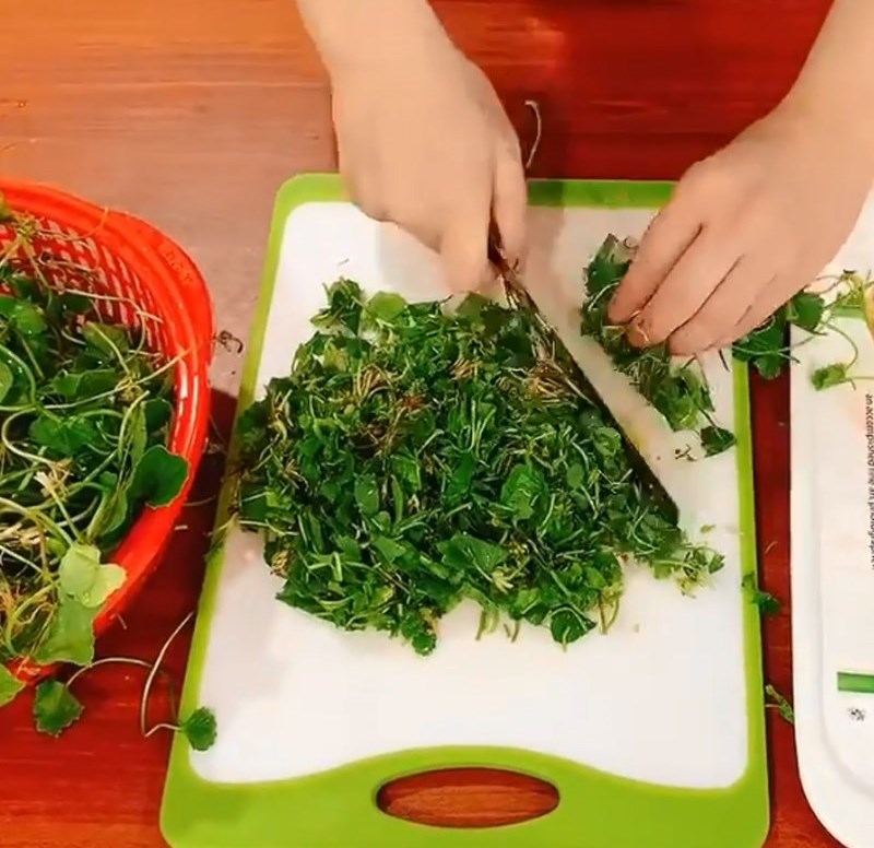Step 1 Prepare the watercress Watercress with coconut water