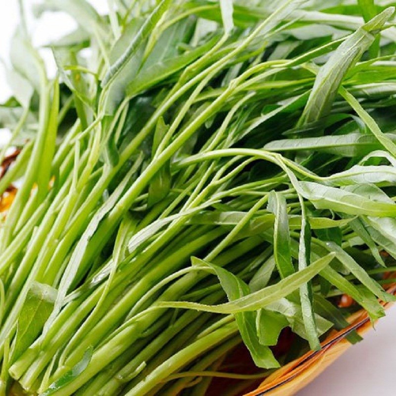 Step 1 Prepare the water spinach Stir-fried water spinach with oyster sauce