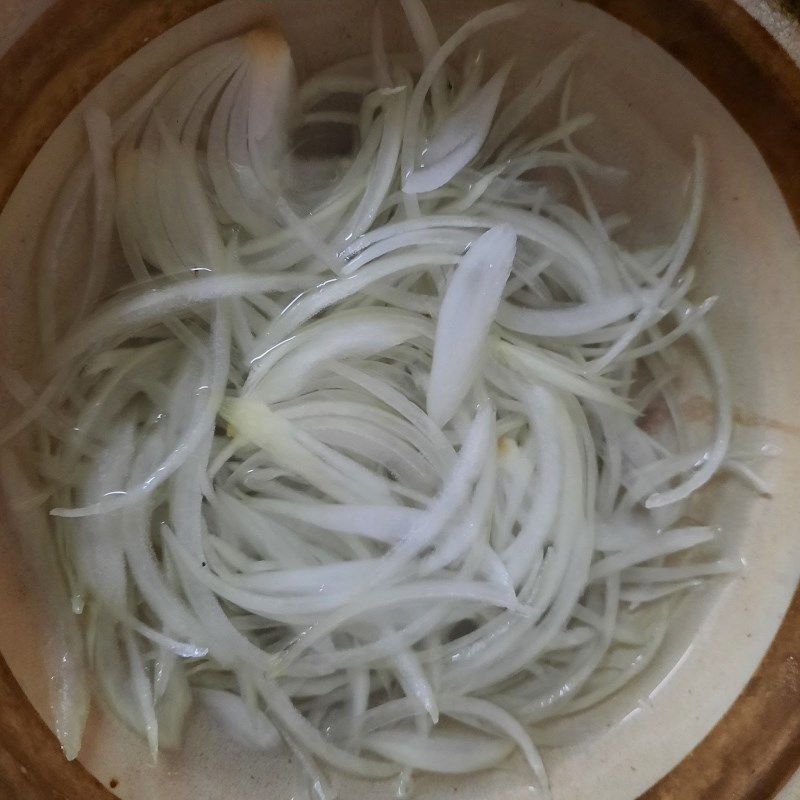 Step 2 Prepare Rice Paddy Herb and Onion for Chicken Salad with Rice Paddy Herb and Onion