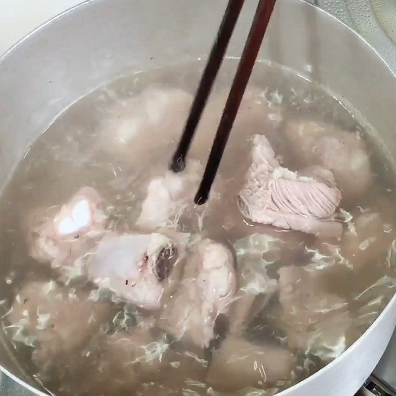 Step 1 Prepare the ribs Quang noodles with pork ribs