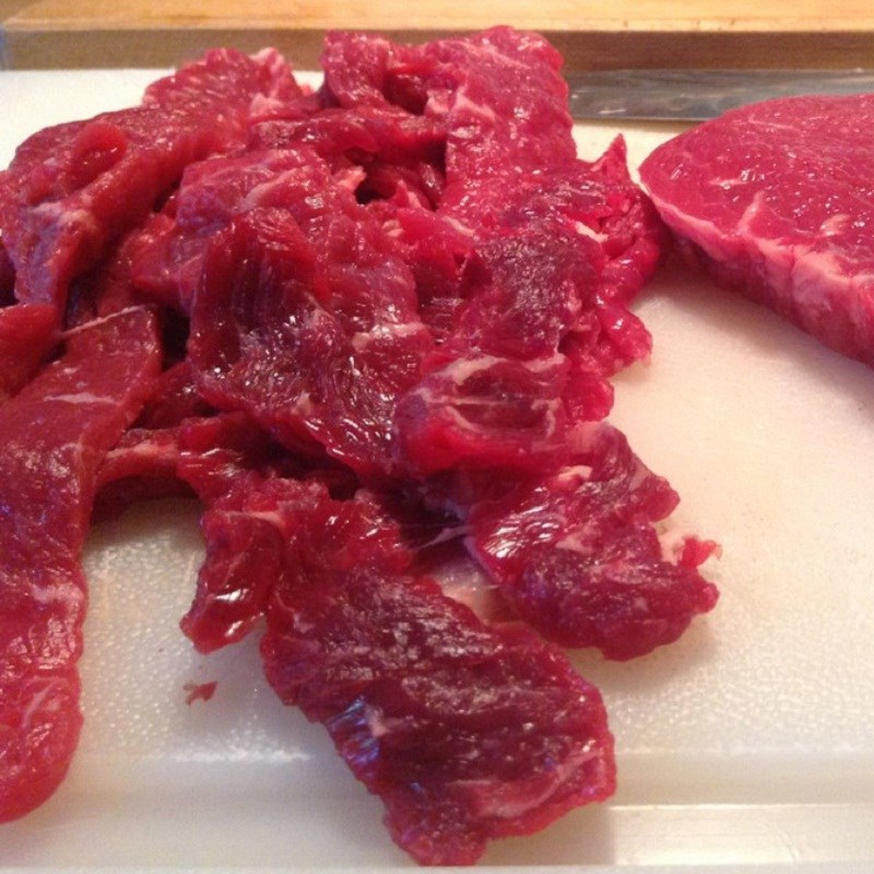 Step 1 Prepare the meat for Mixed Pho Rolls