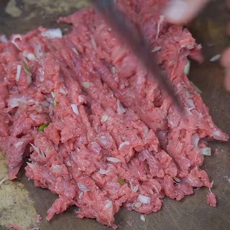 Step 3 Prepare the beef and herbs for beef and mushroom porridge