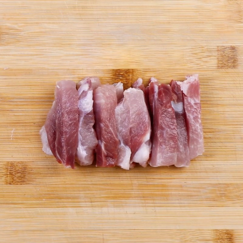 Step 1 Prepare pork Pork stir-fried with pineapple