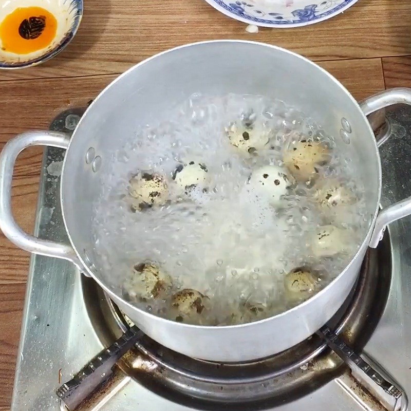Step 3 Prepare the shrimp and boil the quail eggs Mi Quang with short ribs