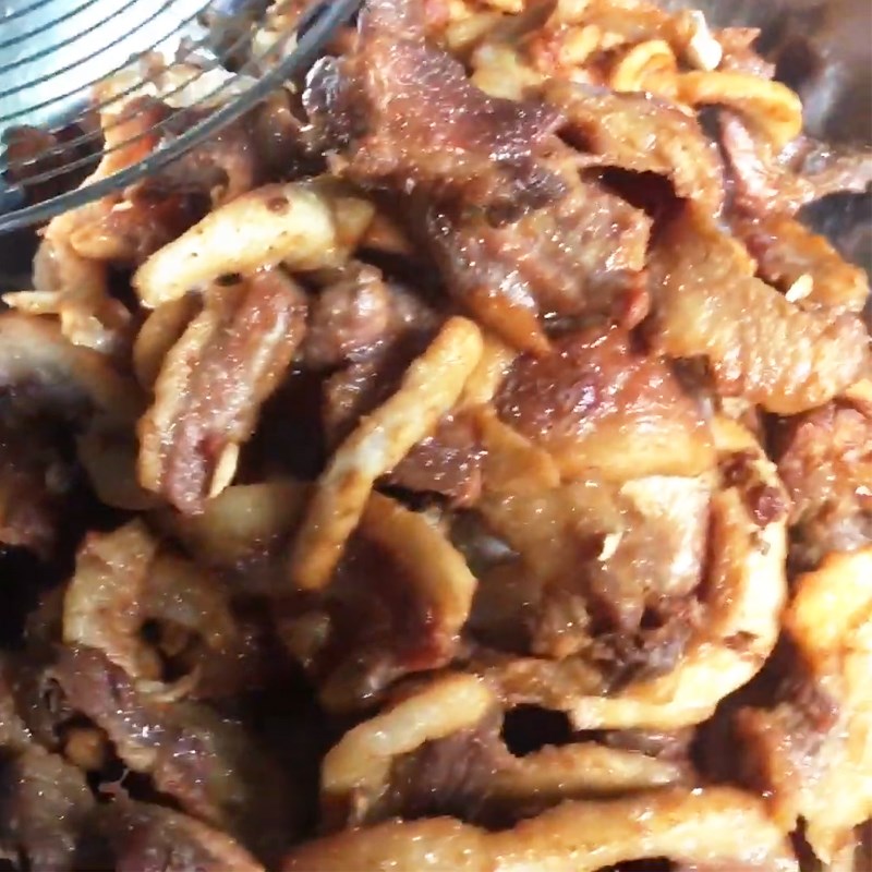 Step 1 Preprocessing and frying fat for Dry Crispy Pork Fat Cake