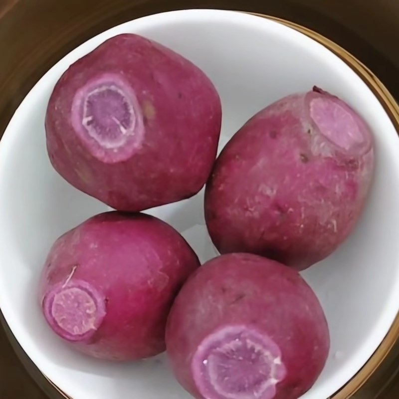 Step 1 Prepare and steam sweet potato Purple sweet potato pearls