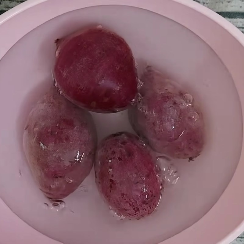 Step 1 Prepare and steam sweet potato Purple sweet potato pearls