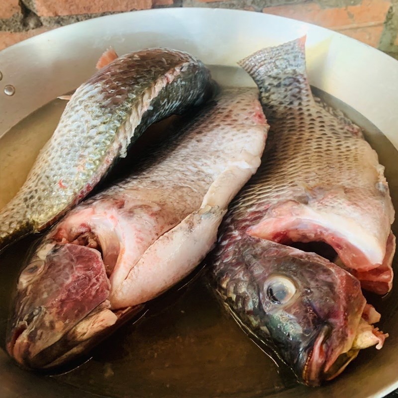 Step 1 Prepare and boil the fish Fish Cake Noodle (recipe shared by a user)
