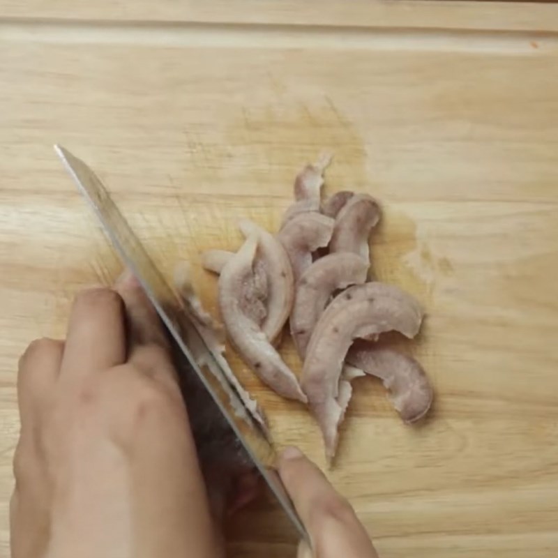 Step 1 Prepare and boil the pig skin Pig skin salad with cucumber