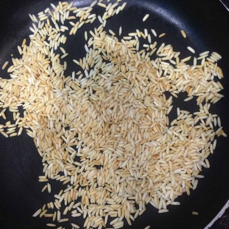 Step 1 Prepare and roast the rice for Roasted Rice Tea