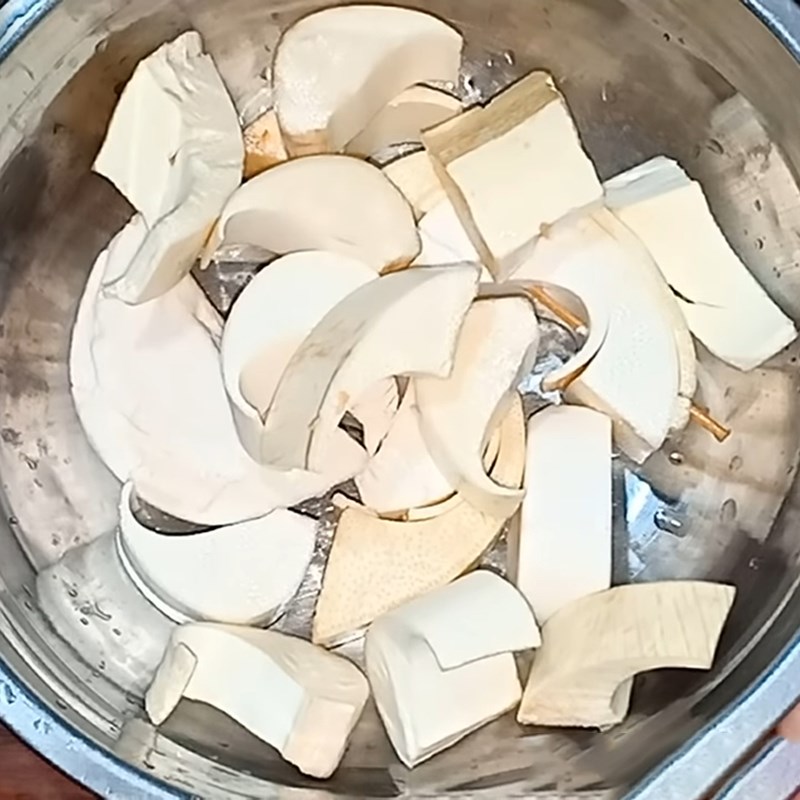Step 2 Prepare and marinate the coconut heart for Braised Coconut Heart