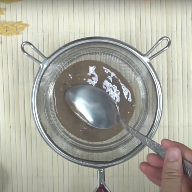 Step 1 Prepare and grind the crab for crab porridge with amaranth