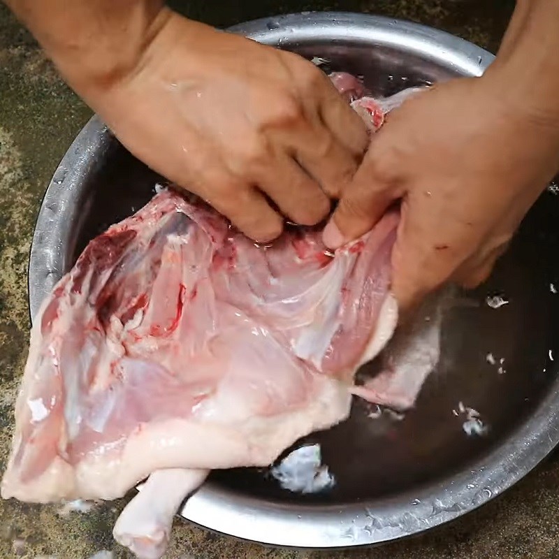 Step 1 Prepare the duck Beer-braised Duck