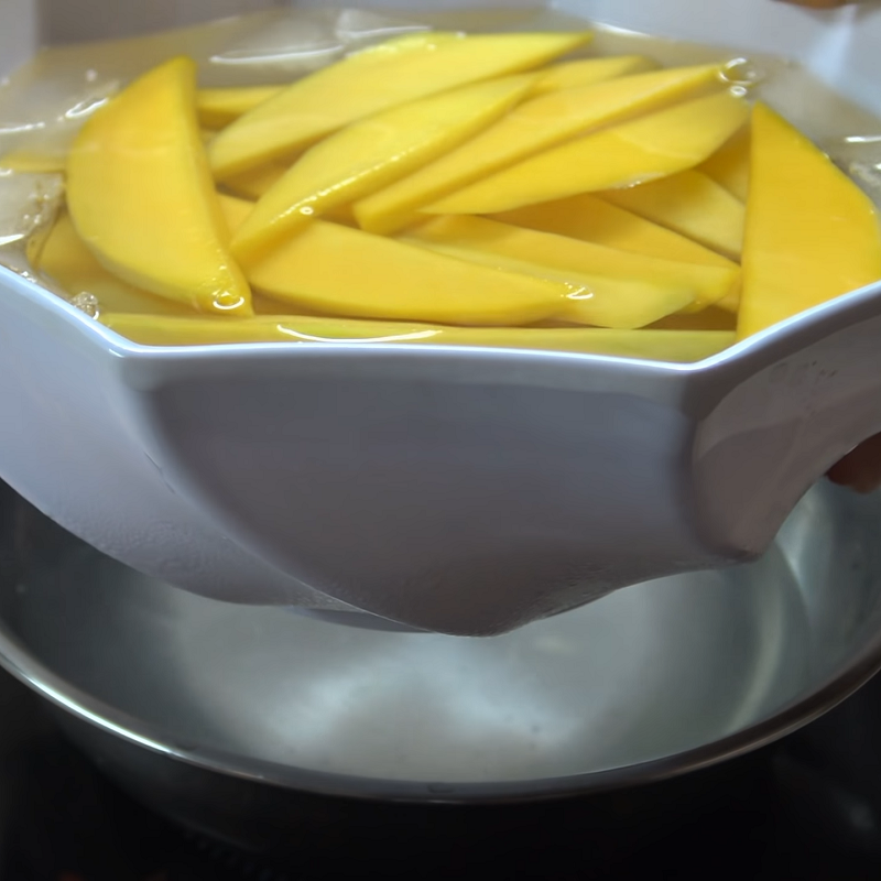 Step 1 Prepare mango Mango soaked in sweet fish sauce with dried chili