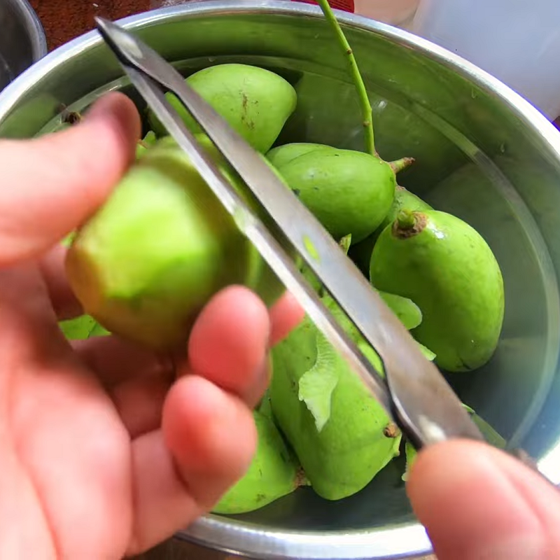 Step 2 Prepare the mango Mango soaked in sweet fish sauce with fresh chili