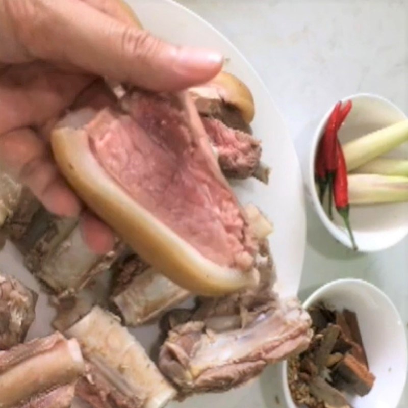 Step 2 Prepare beef bones for beef bone hotpot