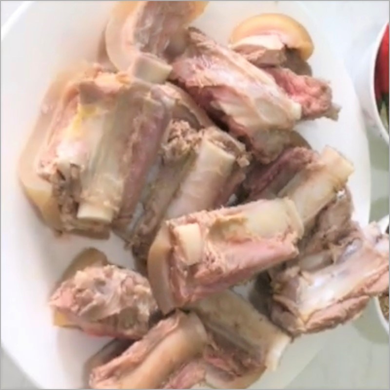 Step 2 Prepare beef bones for beef bone hotpot