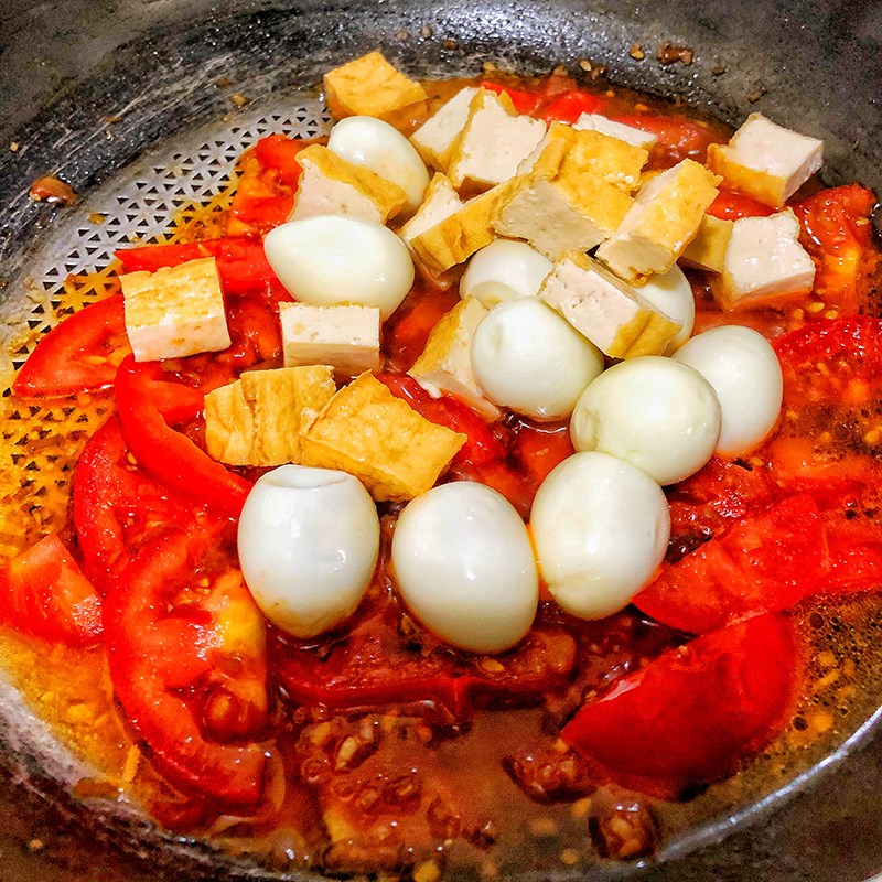 Step 2 Tomato sauce with quail eggs and tofu Quail egg tofu with tomato sauce