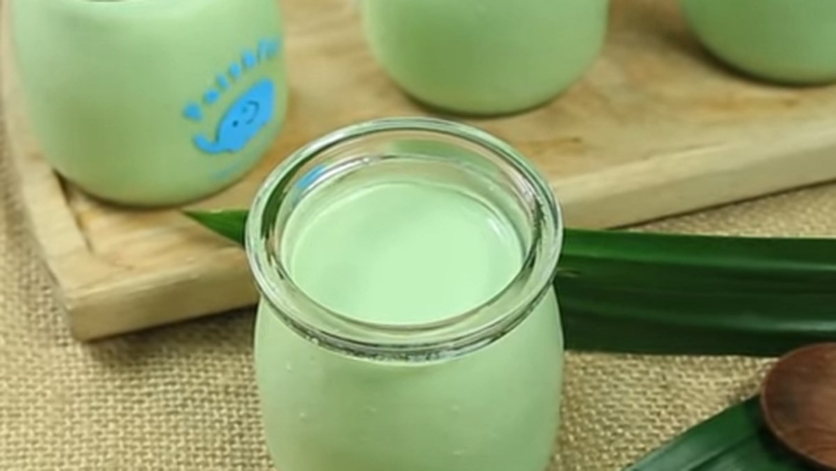 2 Simple Ways to Make Matcha Yogurt and Pandan Yogurt, Creamy and Smooth 16 Pandan yogurt