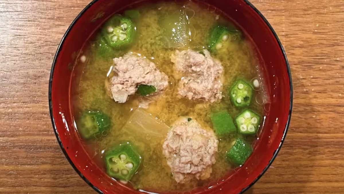 6 Simple Ways to Cook Miso Soup for a Light Japanese Meal 22 Miso meatball soup