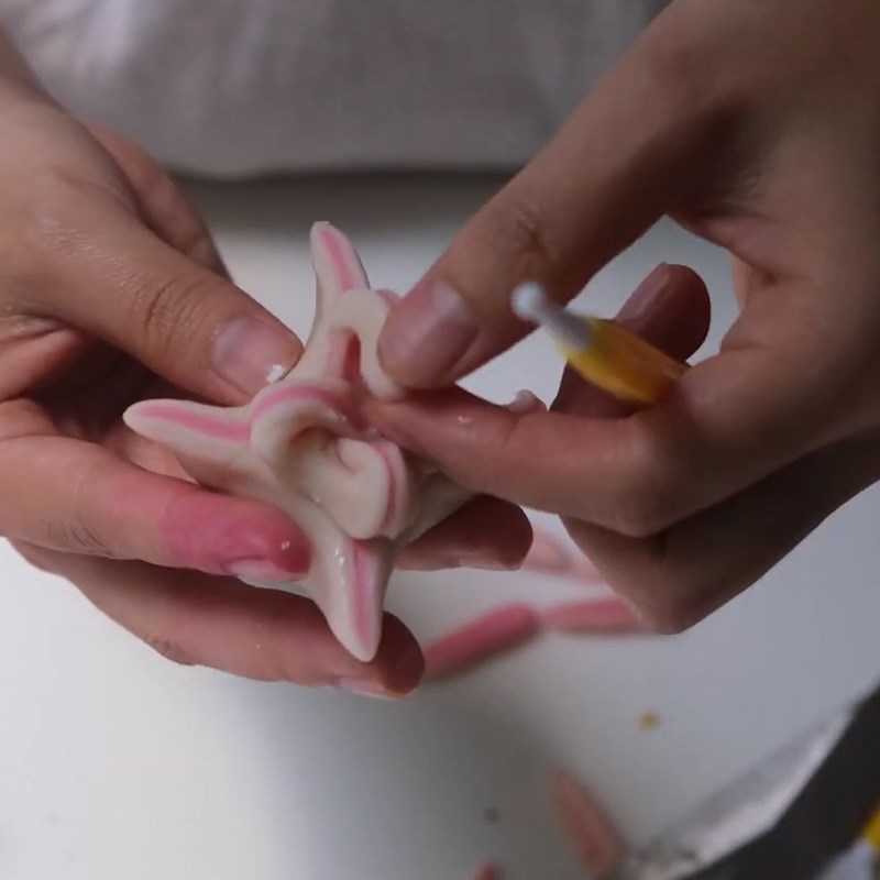 Step 4 Shape the lotus flower Lotus flower cake