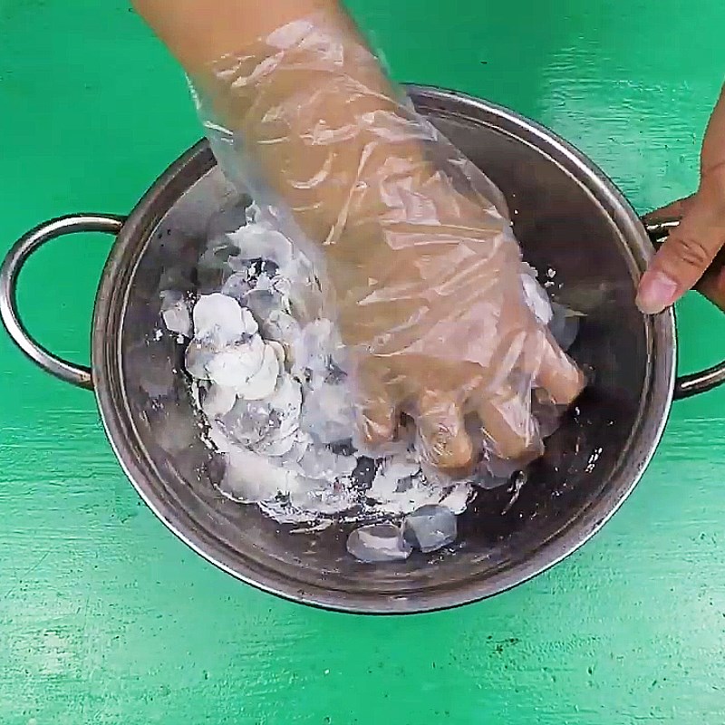 Step 2 Coating fish scales Fish scales fried crispy