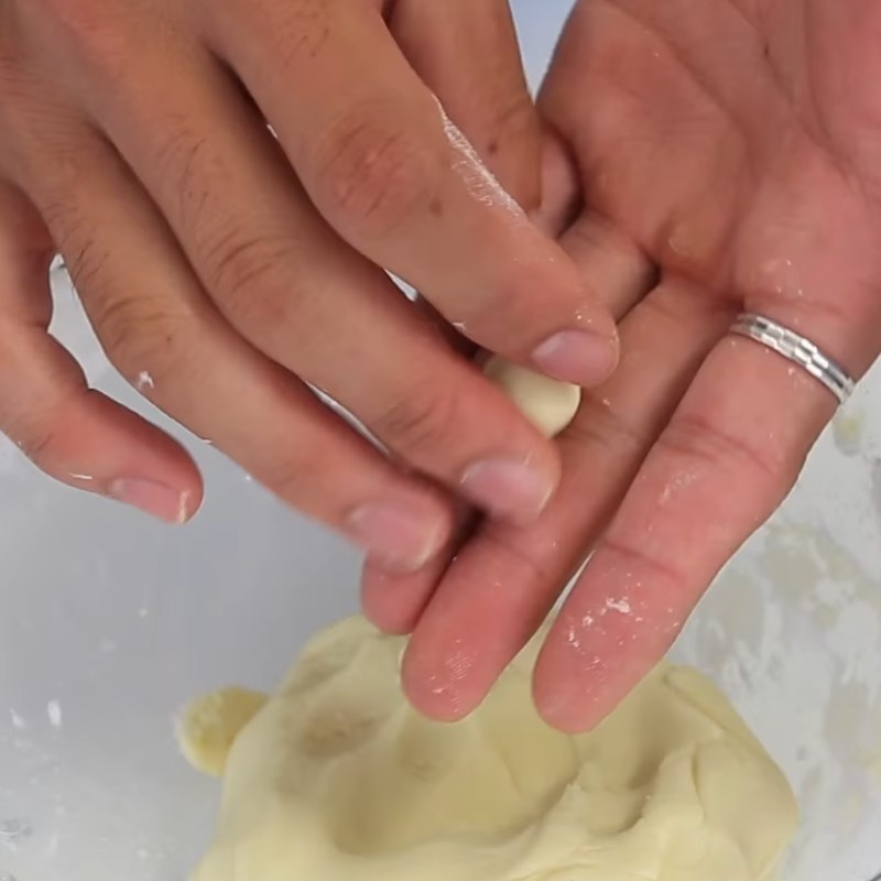 Step 3 Shaping and boiling the golden sweet potato pearls